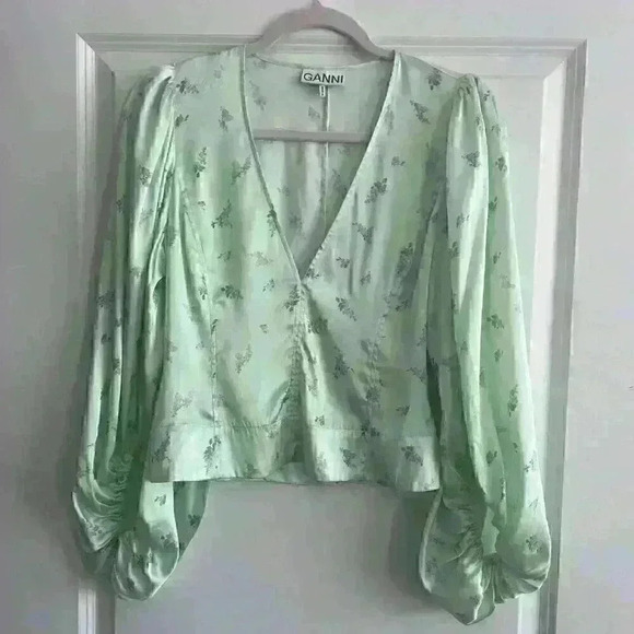 Ganni Silk blouse - Excellent condition  Green, Silk  Size - 36 FR - US 4 - Picture 2 of 8